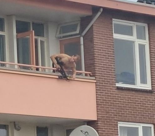 Ολλανδία – Άντρας έριχνε από το μπαλκόνι με βαλλίστρα – Δύο νεκροί και τραυματίες