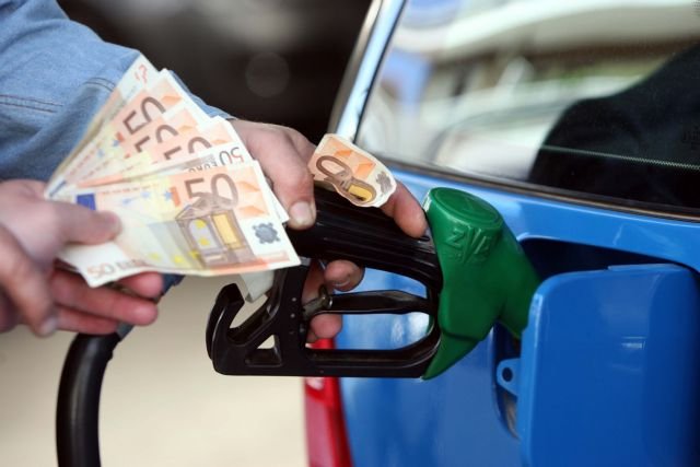 Το ράλι του αργού πετρελαίου βάζει «φωτιά» στις τιμές των καυσίμων στην Ελλάδα [πίνακας]