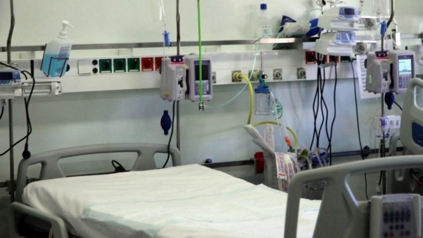 Κρήτη – Χαμός σε νοσοκομείο – Μητέρα εμπόδιζε τους γιατρούς να βοηθήσουν το παιδί της