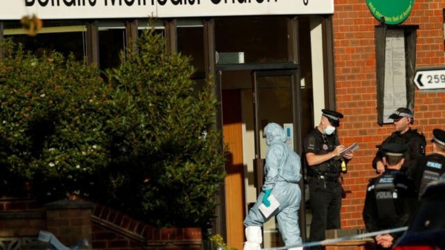 Βρετανία – Η αστυνομία θεωρεί «τρομοκρατική ενέργεια» τον φόνο του βουλευτή Ντέιβιντ Έιμες