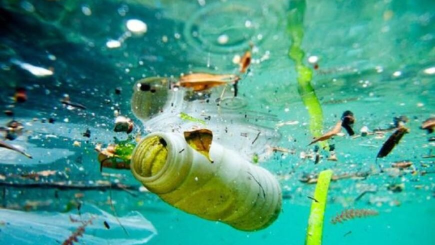ΕΛΚΕΘΕ – «SOS» από τη Μεσόγειο εξαιτίας των τόνων πλαστικού