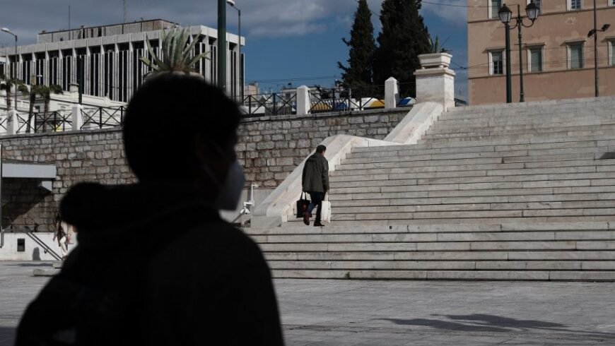 Οικονόμου – Δεν εξετάζεται το ενδεχόμενο επιβολής νέου lockdown