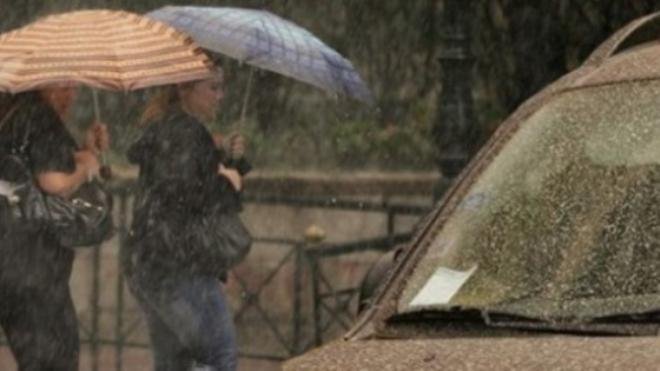 Καιρός: Υποχωρεί σταδιακά η αφρικανική σκόνη – Πού θα έχουμε λασποβροχές