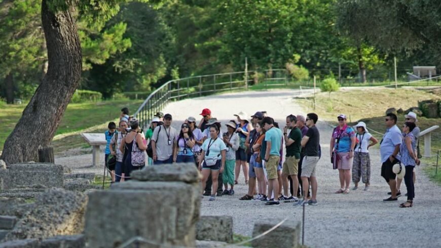 Σχολές Ξεναγών: Ανοίγει η πλατφόρμα υποβολής αιτήσεων