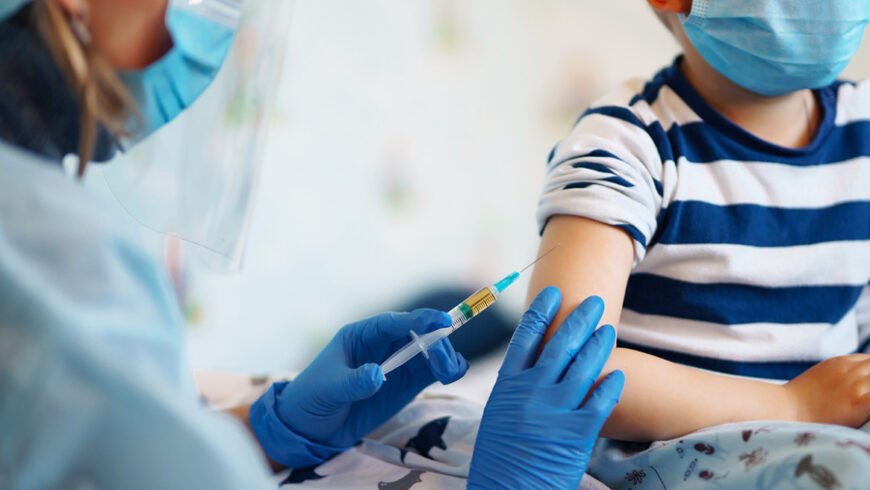 Ανοίγει η πλατφόρμα των ραντεβού για τον εμβολιασμό βρεφών και παιδιών έως 4 ετών