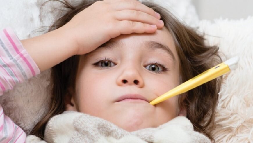 Ελληνική Παιδιατρική Εταιρεία: Τι να κάνετε όταν το παιδί έχει υψηλό πυρετό