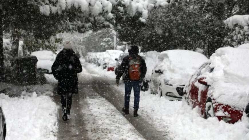 Καιρός: Βροχές και ισχυρές καταιγίδες σήμερα – Πότε έρχονται «σκληρά κρύα» και χιόνια