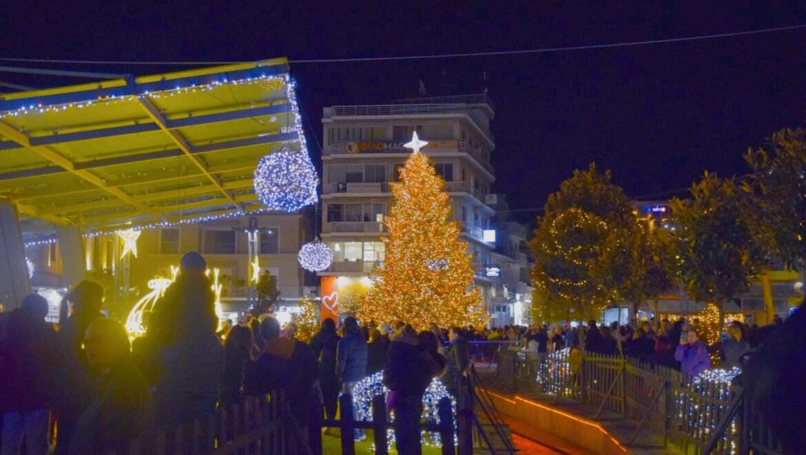 Φωταγώγηση Χριστουγεννιάτικου δέντρου στην Τρίπολη