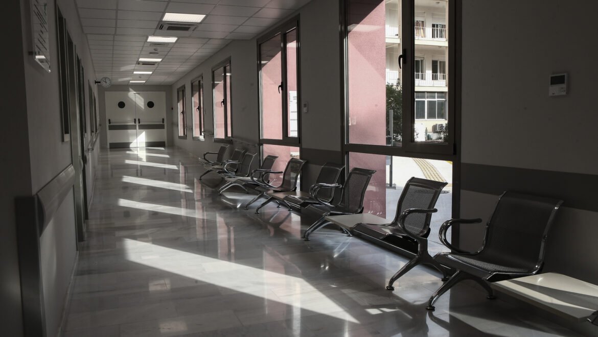 Πάτρα: Συναγερμός μετά από κρούσμα μηνιγγίτιδας – Φοιτητής διασωληνωμένος στο νοσοκομείο Ρίου