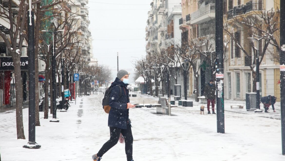 Καιρός: Ο Ιανουάριος δείχνει τα «δόντια» του – Προ των πυλών διπλό κύμα ψυχρής εισβολής – Πότε θα χιονίσει