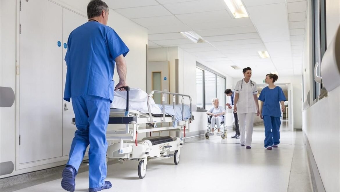 Υπουργείο Υγείας: Προκηρύσσονται 2.145 μόνιμες θέσεις νοσηλευτών σε νοσοκομεία του ΕΣΥ