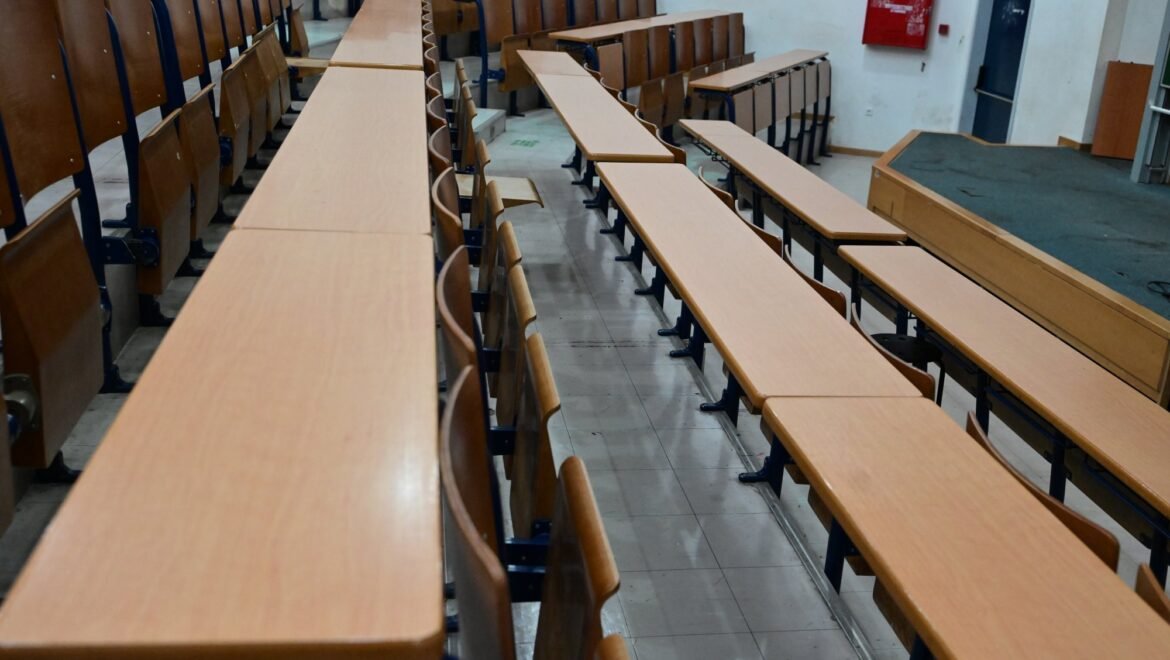 Κύπρος: Με «εντολή» των ιδιωτικών ΑΕΙ… αύξηση των διδάκτρων στο δημόσιο πανεπιστήμιο