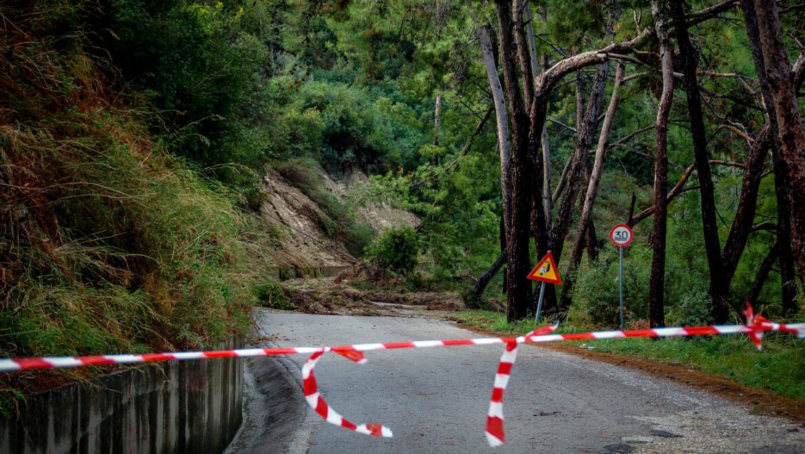Ρόδος: Κηρύχθηκε σε κατάσταση έκτακτης ανάγκης λόγω της κακοκαιρίας «Bora»