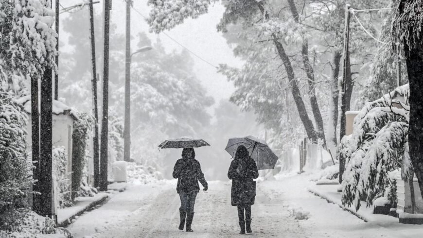 Αγριεύει ο καιρός με βροχές, χιόνια και πτώση της θερμοκρασίας – Η πρόβλεψη Κολυδά