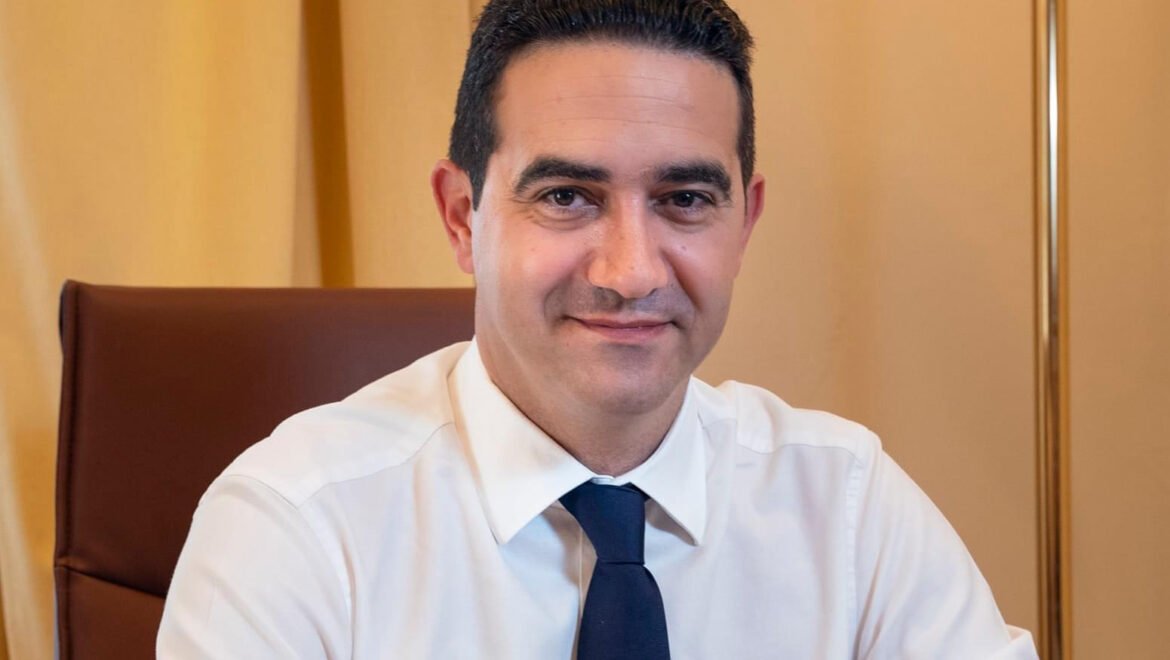 ΜΙΧΑΛΗΣ ΚΑΤΡΙΝΗΣ: ΄΄Με πίεση του ΠΑΣΟΚ, αλλά ανεπαρκής η κυβερνητική παρέμβαση για τα υπέρογκα ιδιωτικά ασφάλιστρα΄΄