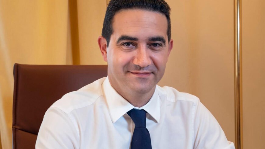 ΜΙΧΑΛΗΣ ΚΑΤΡΙΝΗΣ: ΄΄Με πίεση του ΠΑΣΟΚ, αλλά ανεπαρκής η κυβερνητική παρέμβαση για τα υπέρογκα ιδιωτικά ασφάλιστρα΄΄