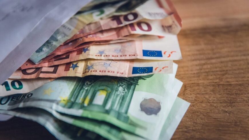 Φθηνά δάνεια έως 25.000 ευρώ για μικρούς επιχειρηματίες