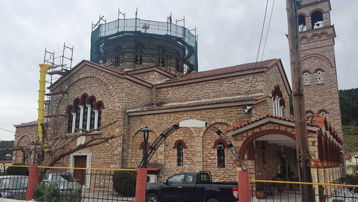 Σε εξέλιξη η επισκευή της στέγης του Ι.Ν. Αγίας Τριάδος στο Σοφικό από την ΠΕ Κορινθίας