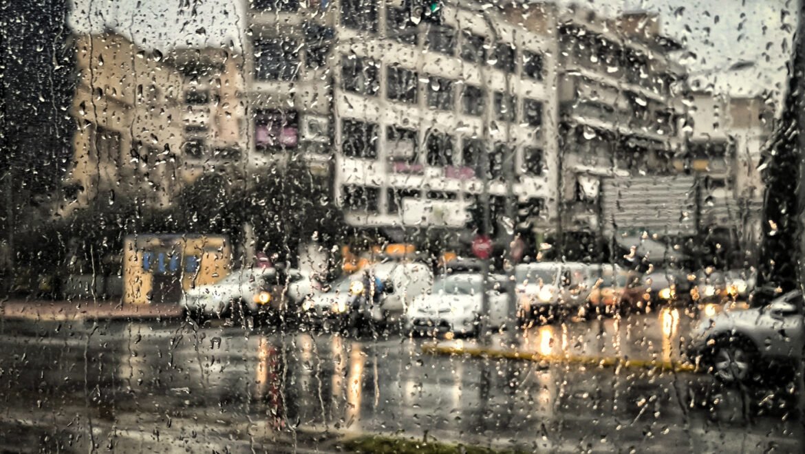 Κακοκαιρία: Πότε θα χτυπήσει την Αττική – Επικαιροποιήθηκε το έκτακτο δελτίο της ΕΜΥ
