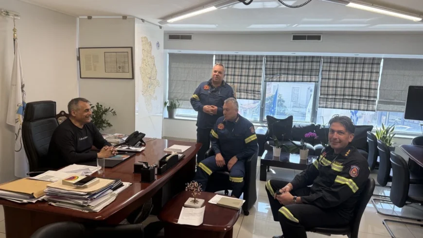 O Δήμαρχος Τρίπολης  υποδέχθηκε  στο Δημαρχείο τον νέο Διοικητή των Πυροσβεστικών Υπηρεσιών Αρκαδίας Πύραρχο κ. Κωνσταντίνο Γραφάκο