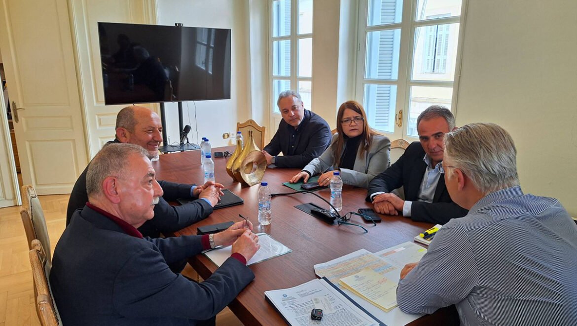 Συνάντηση εργασίας του Περιφερειάρχη Πελοποννήσου Δημήτρη Πτωχού με τη Διαχειριστική Ευρωπαϊκών Προγραμμάτων και τους εκπροσώπους των Επιμελητηρίων