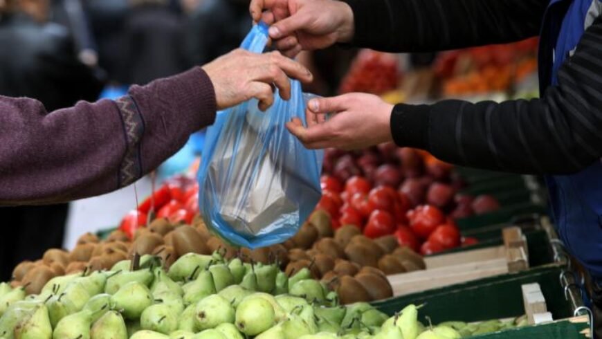 Στα ύψη το κόστος για τους παραγωγούς..! Μειωμένη η κίνηση στη λαϊκή αγορά..