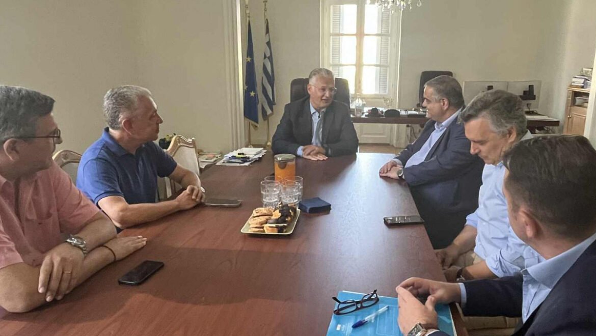 Θεσμική θωράκιση, απλοποίηση διαδικασιών και χρηματοδοτικά εργαλεία στο επίκεντρο της συνάντησης του Περιφερειάρχη Δημήτρη Πτωχού με τον Υφυπουργό Βασίλη Σπανάκη