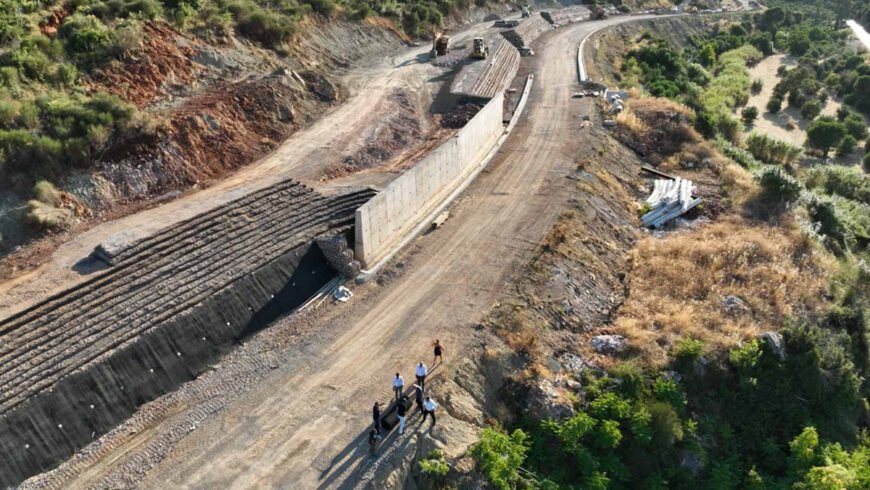 Αυτοψία του Περιφερειάρχη σε δύο παρεμβάσεις-κλειδιά: Γύθειο – Αρεόπολη – Γερολιμένας & Χάνια – Μονεμβασιά