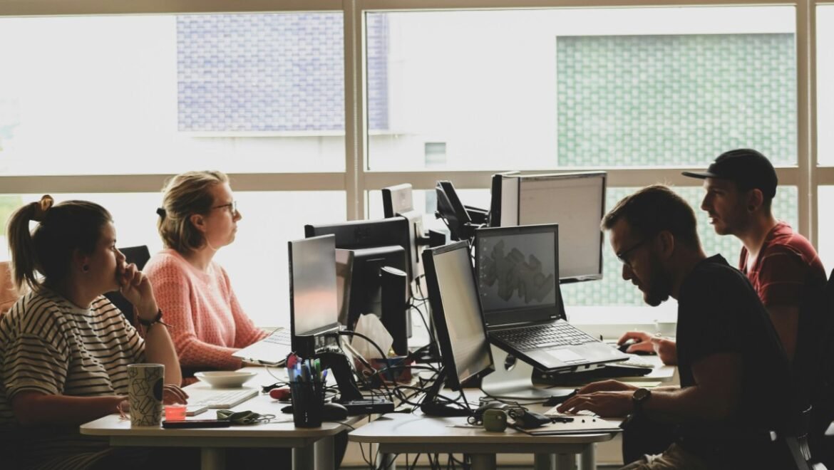Eurostat: Στην κορυφή της ΕΕ η Ελλάδα στις ώρες εργασίας, με το υψηλότερο ποσοστό όσων ξεπερνούν το 49ωρο