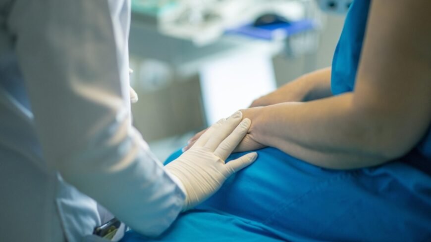 Έξαρση γαστρεντερίτιδας στην Τζιά, με 80 κρούσματα την ημέρα – Δύο θάνατοι από τον ιό Δυτικού Νείλου