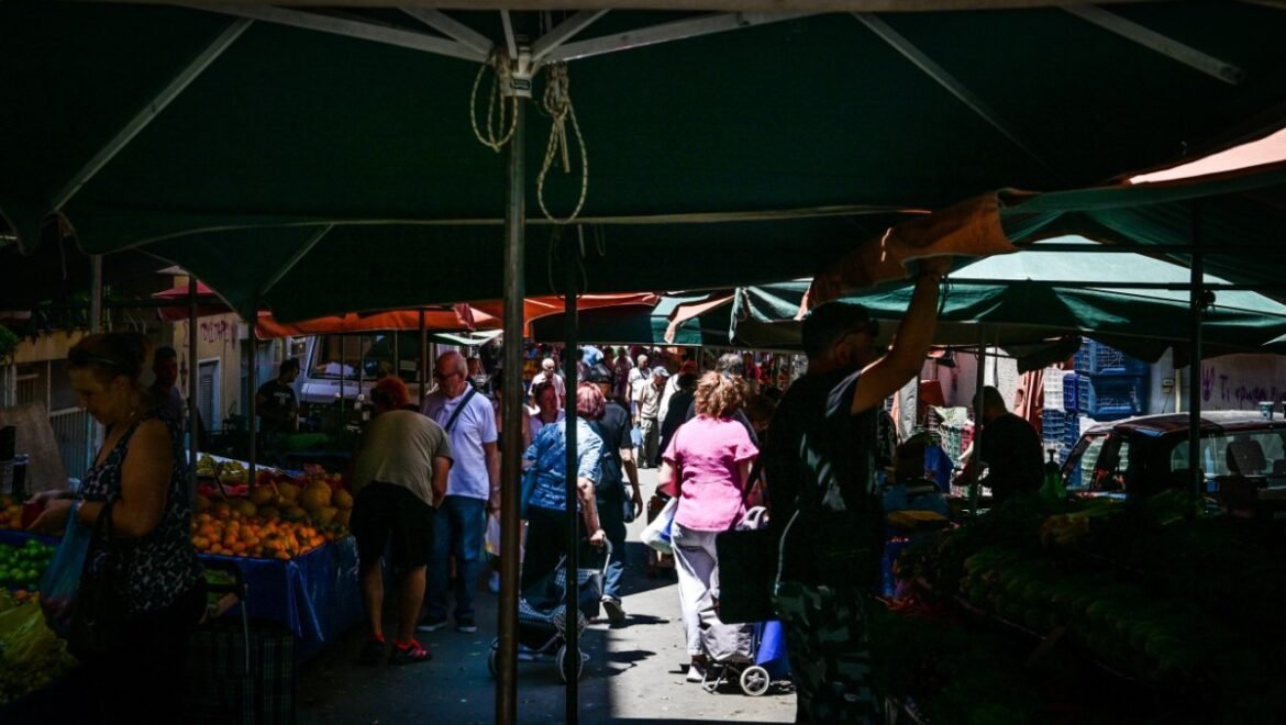 Πώς ορίζεται η μεσαία τάξη στην Ελλάδα – Κατανομή των νοικοκυριών