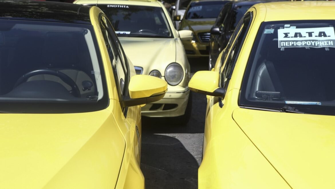 Λυμπερόπουλος: «Θέλουν να κλέψουν τη δουλειά από τα ταξί» – 48ωρη απεργία λόγω των βαν