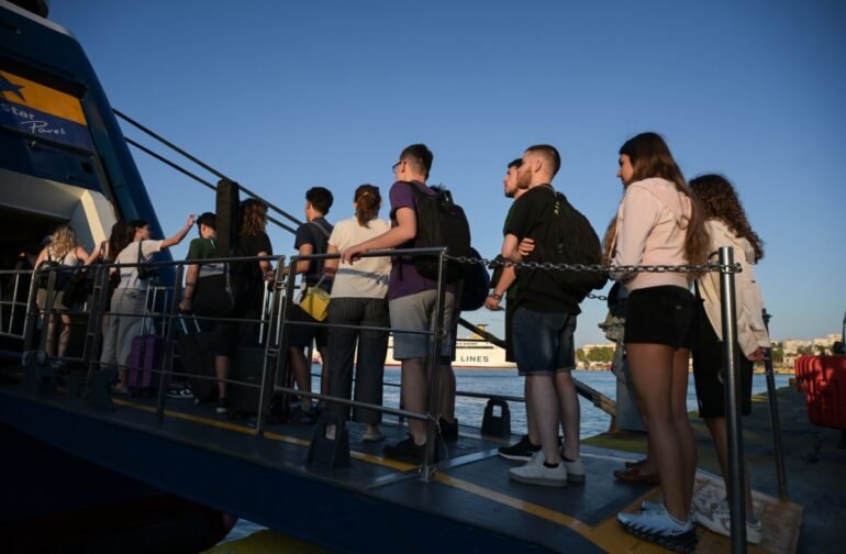 Εκπτώσεις στα ακτοπλοϊκά εισιτήρια των αναπληρωτών εκπαιδευτικών