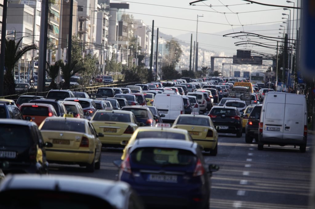 Εκπνέει η προθεσμία για τα τέλη κυκλοφορίας – Ποιοι κινδυνεύουν με διπλό χαράτσι