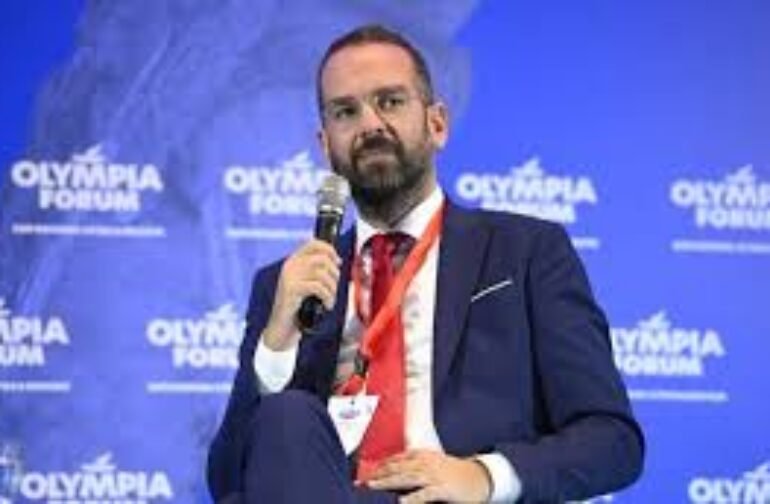 Ν.Φαρμάκης Ol. Forum : ΄΄Σε 2 μήνες θα παραδοθεί δρόμος που συμβολίζει την αισιοδοξία΄΄