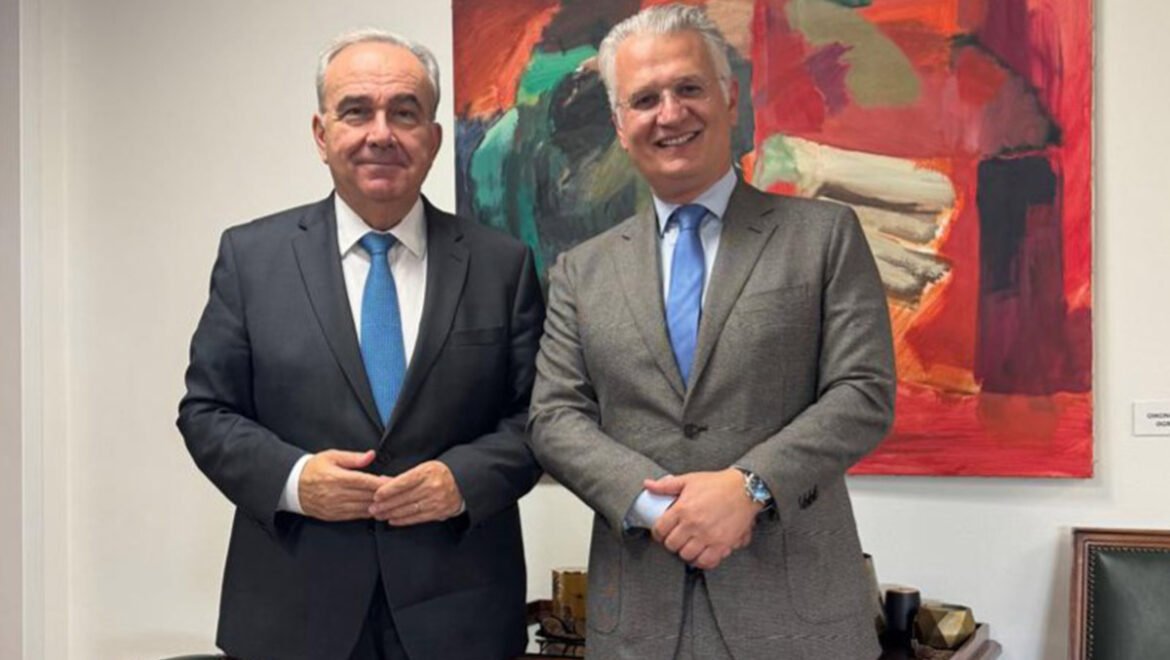 Συνάντηση του Περιφερειάρχη Δημήτρη Πτωχού με τον Αναπληρωτή Υπουργό Εθνικής Οικονομίας και Οικονομικών Νίκο Παπαθανάση – Στο επίκεντρο τα χρηματοδοτικά εργαλεία και οι προεντάξεις έργων
