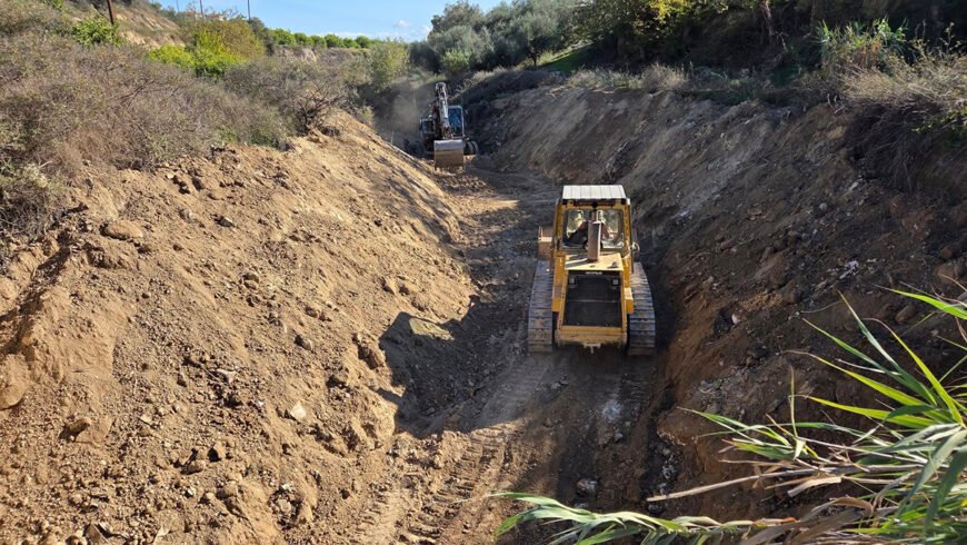 Καθαρισμός του Ελλισώνα – Συνεχείς παρεμβάσεις από την Περιφέρεια Πελοποννήσου