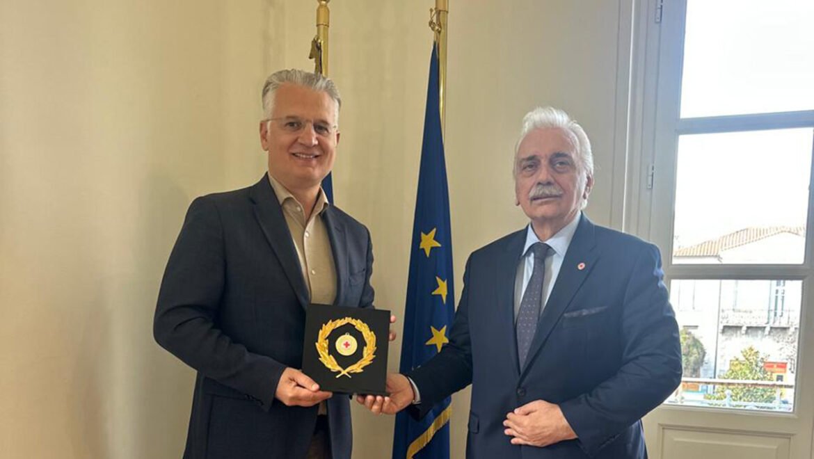 Ενίσχυση συνεργασίας της Περιφέρειας Πελοποννήσου με τον Ελληνικό Ερυθρό Σταυρό