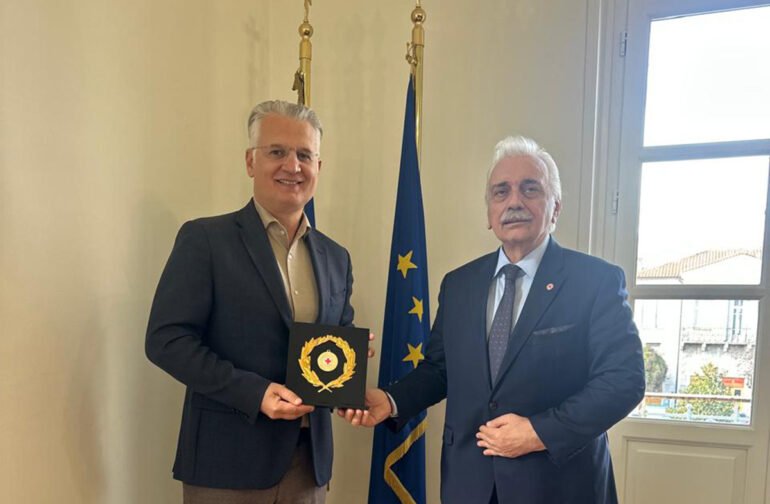 Ενίσχυση συνεργασίας της Περιφέρειας Πελοποννήσου με τον Ελληνικό Ερυθρό Σταυρό