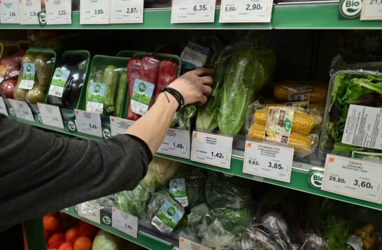 Μελέτη NielsenIQ: Το νέο προφίλ του καταναλωτή – Λιγότερες αγορές, αλλά καλύτερες