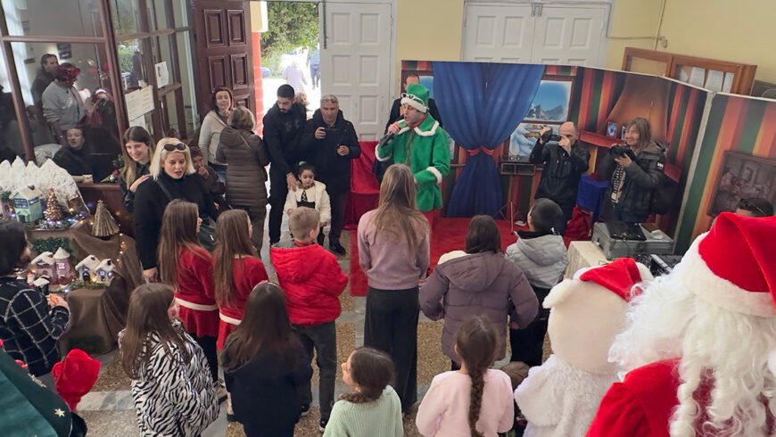 Επίσκεψη του Περιφερειάρχη Πελοποννήσου σε δομές και υπηρεσίες της ΠΕ Κορινθίας – Ευχές, διάλογος και ανθρώπινες στιγμές