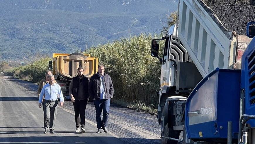 Αυτοψία στο έργο βελτίωσης της οδικής ασφάλειας του Ταμείου Ανάκαμψης από την Περιφέρεια Πελοποννήσου