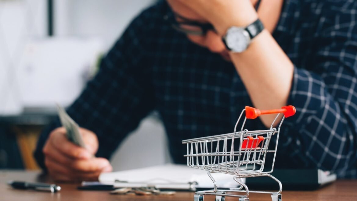 Οικονομικό κλίμα: Νέα επιδείνωση το Νοέμβριο – Βουλιάζει η καταναλωτική εμπιστοσύνη