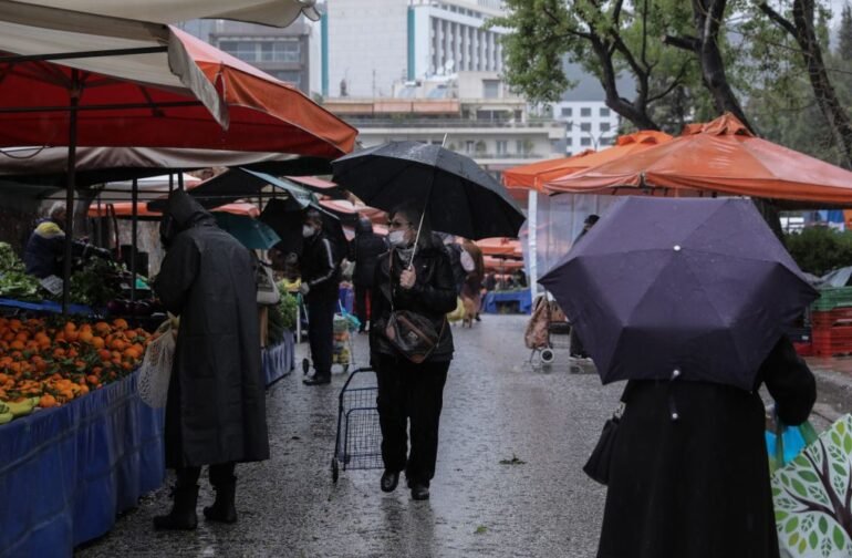 Λαϊκές αγορές: Ξεκινούν από σήμερα πανελλαδική απεργία επ’ αόριστον