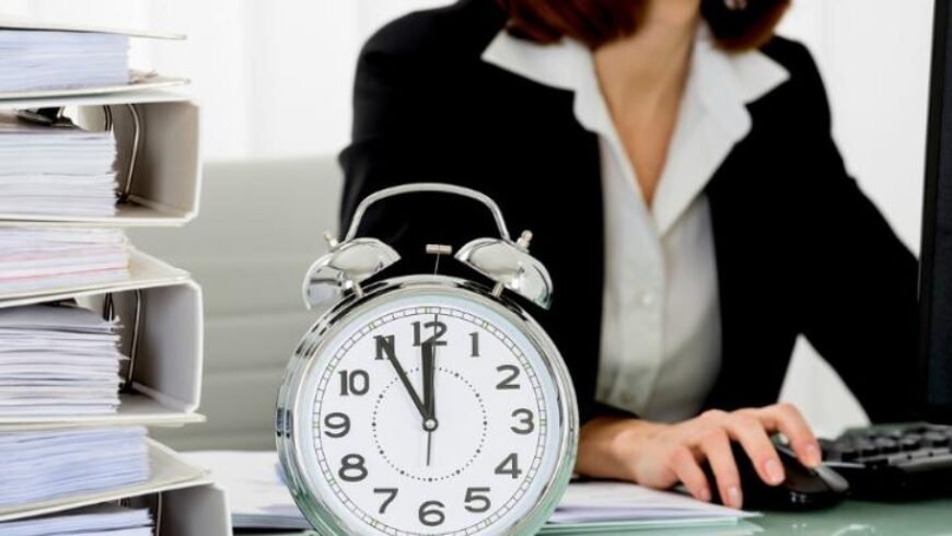 Πόσες ώρες πρέπει να εργάζονται οι εργαζόμενοι – Το 40ωρο εξακολουθεί να αποτελεί τον κανόνα