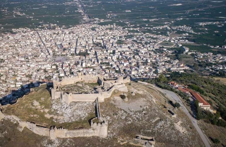 Νεοκλασική Αγορά Άργους και Στάδιο Καλαμάτας στο επίκεντρο αποφάσεων της Περιφέρειας