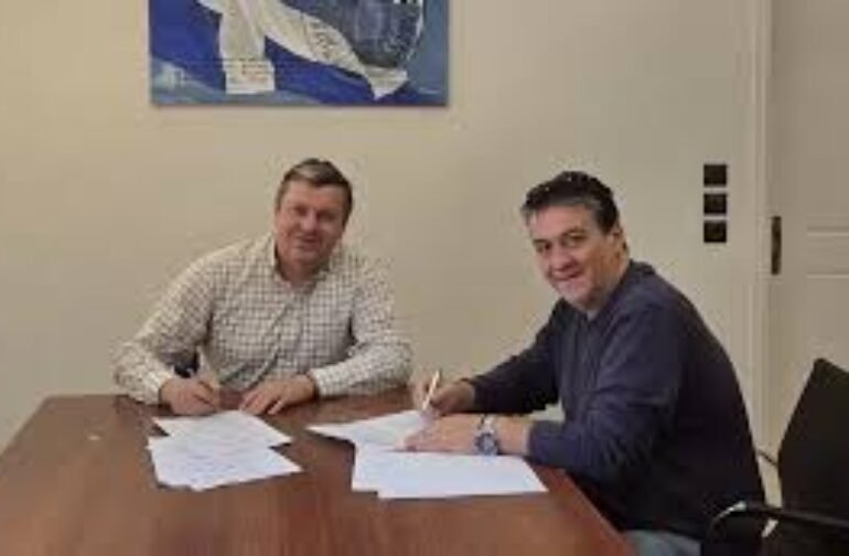 Υπογραφή σύμβασης του έργου: «Τσιμεντοστρώσεις στη δημοτική κοινότητα Κορακοβουνίου»