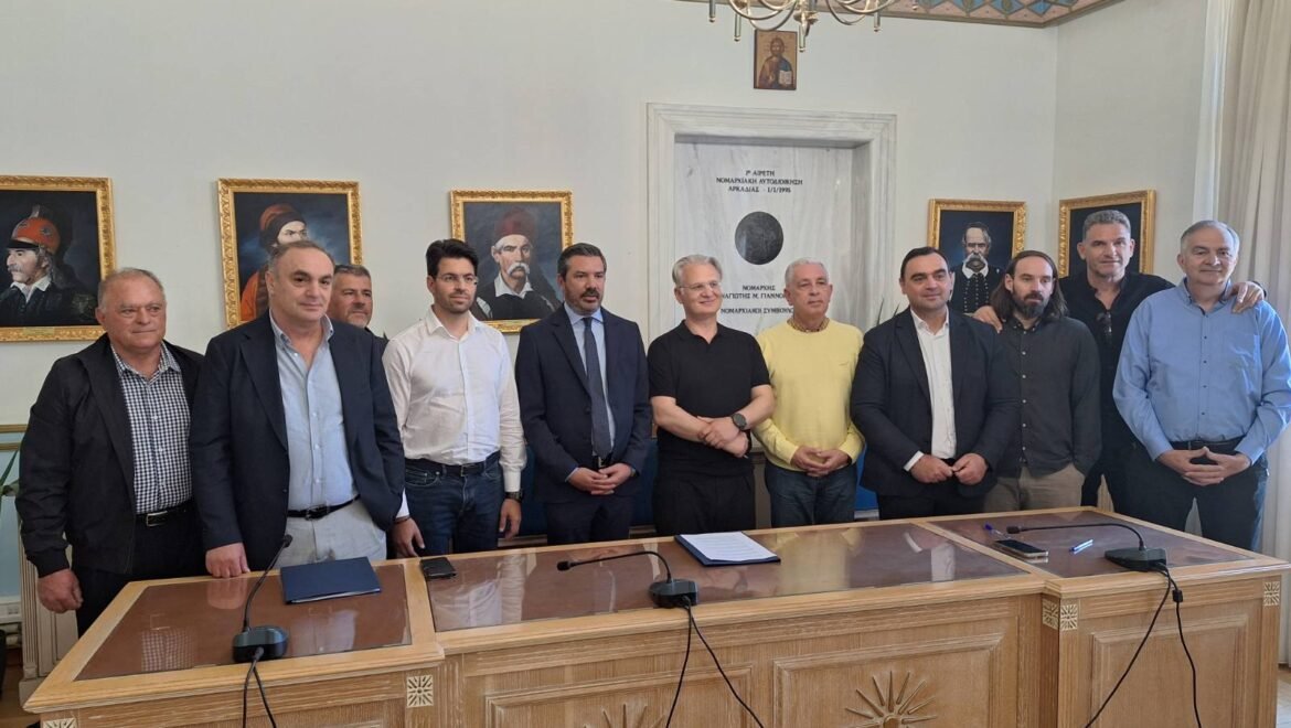 Υπεγράφη η σύμβαση για τον Βιολογικό Καθαρισμό Ελαφονήσου | Δημήτρης Πτωχός: «Ένα έργο που δίνει οριστική λύση και αλλάζει τα δεδομένα για το νησί»