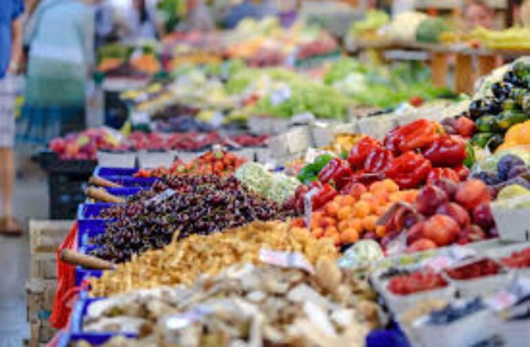 Μεταφορά ημέρας λειτουργίας των λαϊκών αγορών στις πλατείες Βαλτετσίου και Θεοκρίτου τη Μεγάλη Εβδομάδα