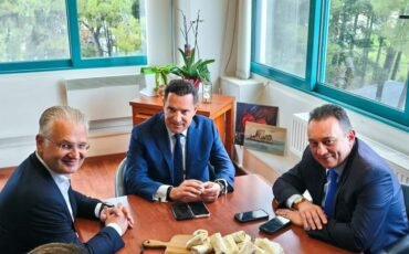 Επίσκεψη του Άδωνη Γεωργιάδη στο Παναρκαδικό Νοσοκομείο Τρίπολης